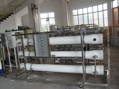 कंटेनरीकृत बोरहोल वाटर रिवर्स ऑस्मोसिस ट्रीटमेंट प्लांट 10m3/H