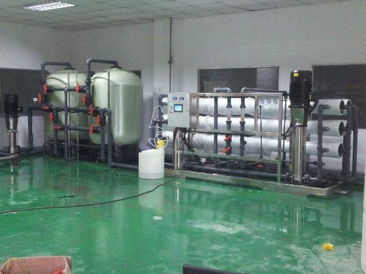 एफआरपी नैनोफिल्ट्रेशन जल उपचार 10m3 / घंटा ग्रंडफोस पंप के साथ