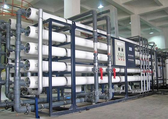 एफआरपी नैनोफिल्ट्रेशन जल उपचार 10m3 / घंटा ग्रंडफोस पंप के साथ